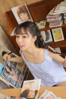 不扭扣的女孩